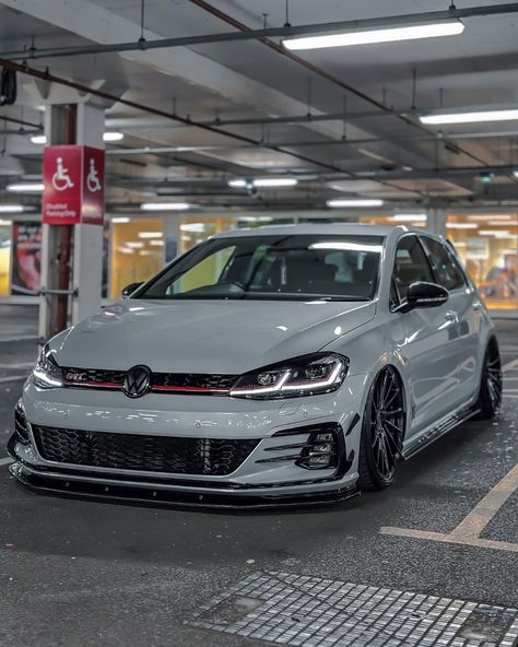 VW GOLF