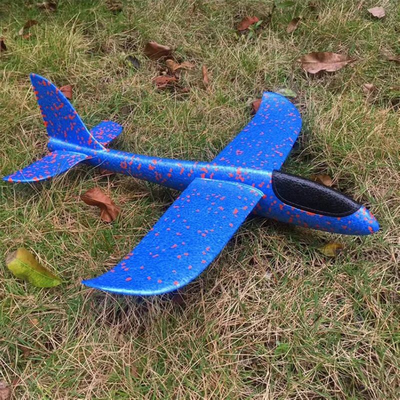 Avion pour enfants avec éclairage
 Fabriqué à partir d'un matériau durable
 De superbes jeux de plein air