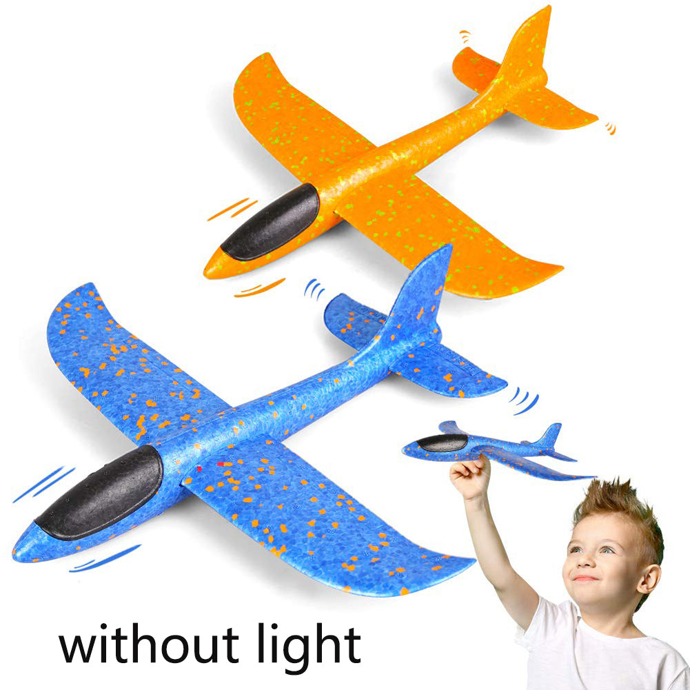 Avion pour enfants avec éclairage
 Fabriqué à partir d'un matériau durable
 De superbes jeux de plein air